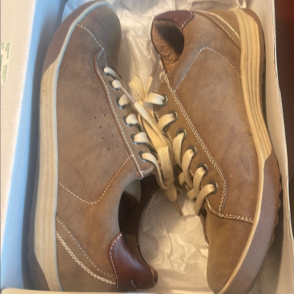 Women’s Stylish Tan Leather Athletic Shoes